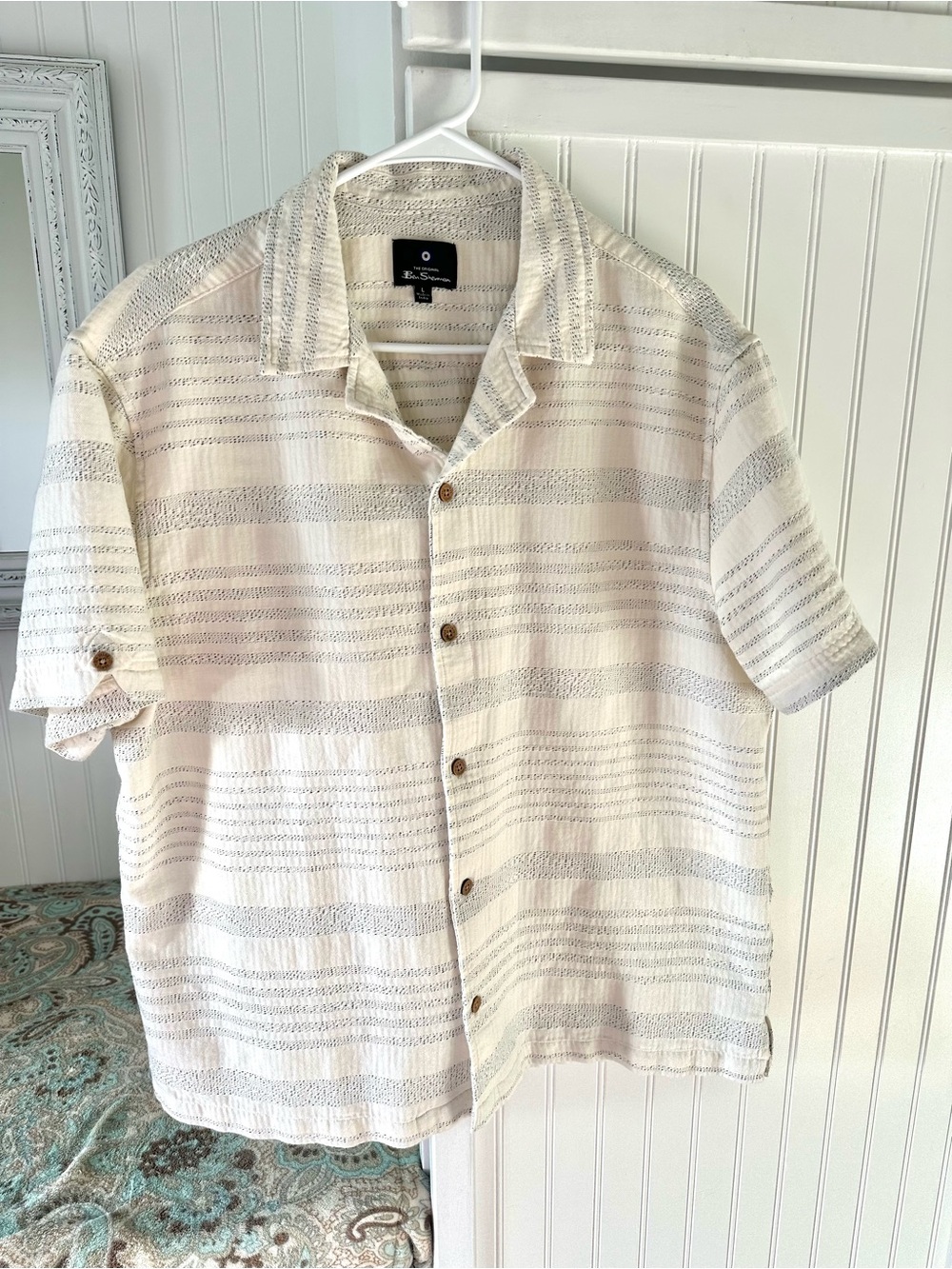 Ben Sherman (UK) Cream and Light Gray Striped Short-Sleeve Button-Up